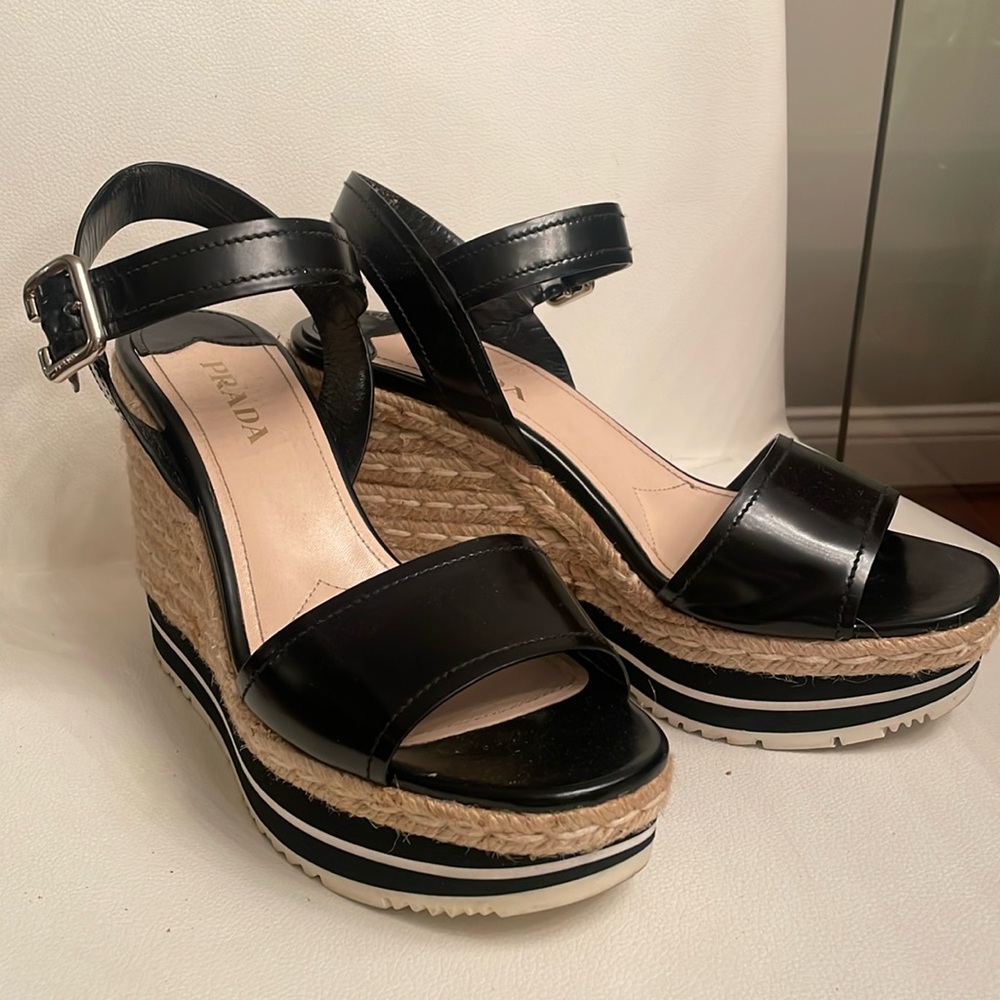 Platform sandals